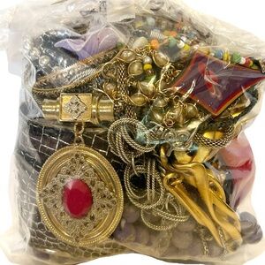 Mixed Jewelry Lot Bag Necklaces Pendants Bracelets Earrings Beaded Rhinestone